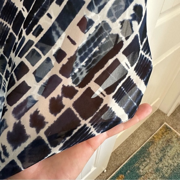 Susan Graver sheer navy and white tunic beaded neck three fourths sleeve size 14 - Picture 9 of 11